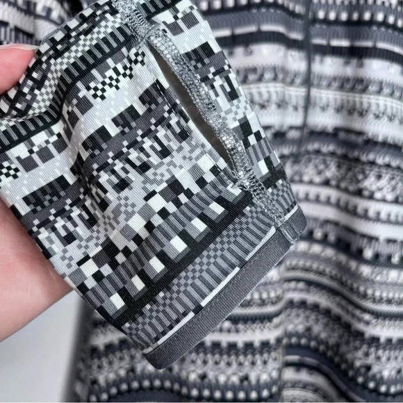 Nike Pro Dri Fit Warm 8 Bit 1/2 Zip Training Pullover Size Medium - Picture 7 of 9